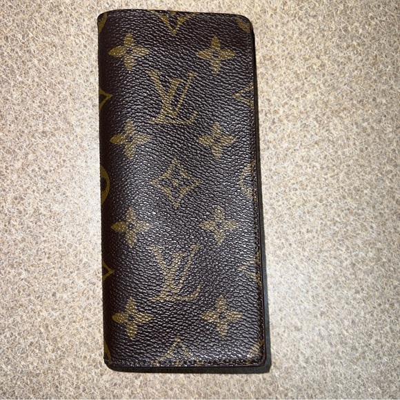 Authentic LOUIS VUITTON Monogram Glasses Holder - Picture 1 of 3
